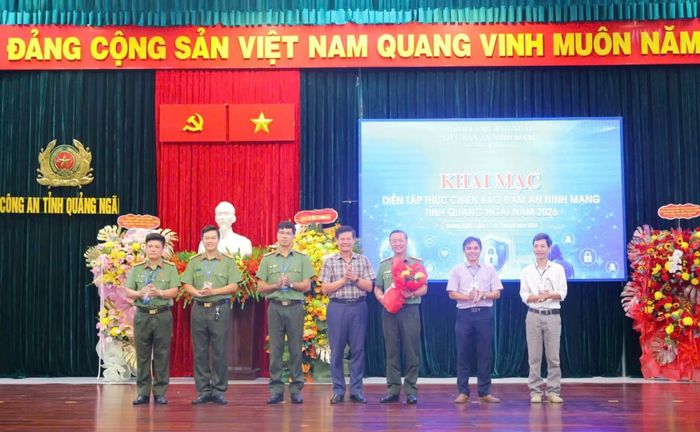 Ra mắt Đội ứng cứu sự cố an toàn thông tin mạng tỉnh Quảng Ngãi.
