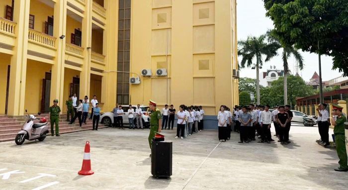 Thay vì chỉ tổ chức các buổi tuyên truyền theo phương thức truyền thống, nội dung đào tạo được thiết kế sát với thực tế tham gia giao thông của từng nhóm người dân.