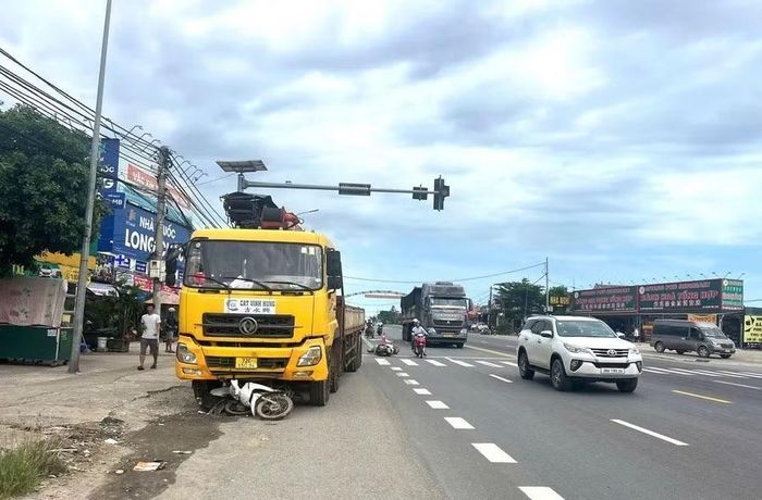 Vụ tai nạn khiến 3 người bị thương, phải nhập viện điều trị.