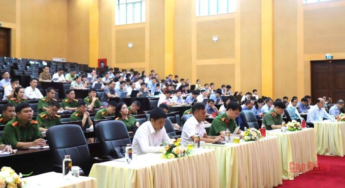 Các đại biểu dự hội nghị.