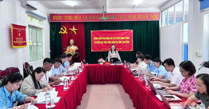 Phó Giám đốc Sở Nội vụ Trần Lương Nguyệt kết luận buổi kiểm tra.