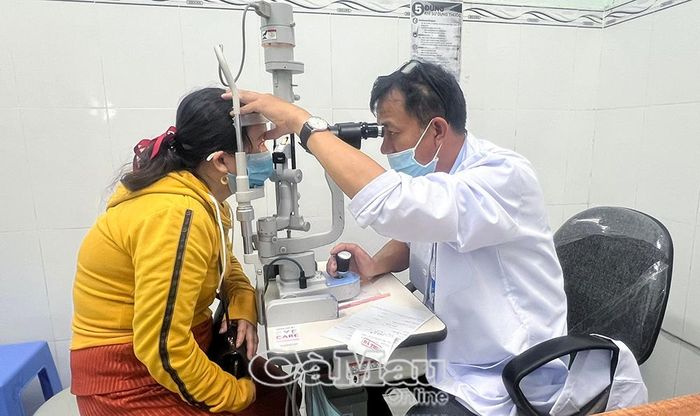 Cơ sở y tế công lập nỗ lực nâng cao chất lượng khám, chữa bệnh, phục vụ người dân.
