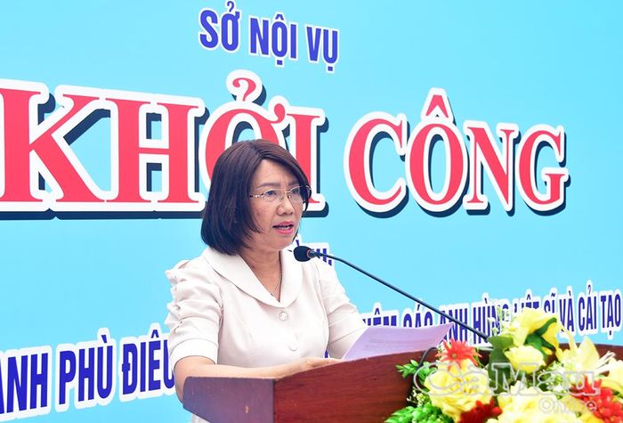  Bà Nguyễn Thuỳ Như, Phó Giám đốc Sở Nội vụ tỉnh, phát biểu tại lễ khởi công dự án.