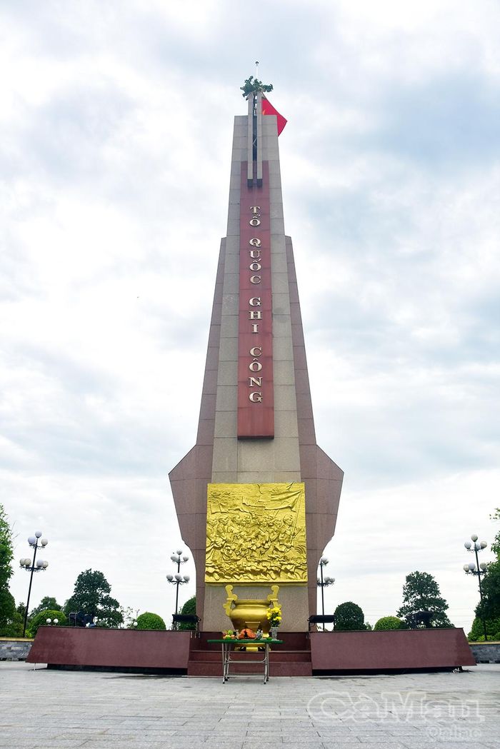  Hiện trạng Đài tưởng niệm trước khi thực hiện tôn tạo.
