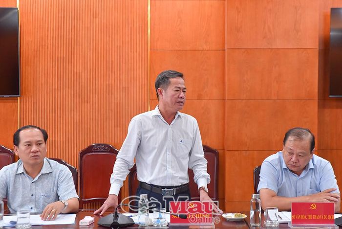 Phó Giám đốc Sở Tài chính Mã Tấn Cọp phát biểu, đóng góp ý kiến hoàn thiện Đề án.