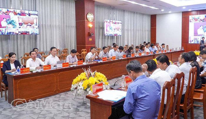 Đại biểu tham dự hội nghị.