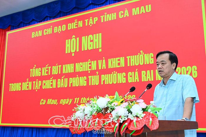 Đồng chí Huỳnh Quốc Việt, Phó Bí thư Thường trực Tỉnh uỷ, Phó Trưởng ban Chỉ đạo diễn tập tỉnh, phát biểu chỉ đạo tại hội nghị.