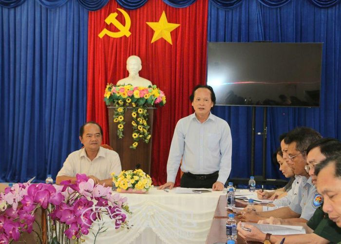 Ông Đỗ Việt Khoa, Phó Chi cục trưởng Chi cục Biển, Hải đảo và Kiểm ngư, Sở Nông nghiệp và Môi trường tỉnh, kết luận buổi làm việc.