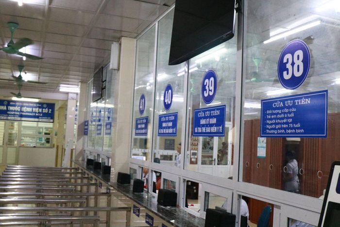 Mức 50% được tính trên mức hưởng BHYT của người bệnh, đồng thời chỉ áp dụng đối với phần chi phí nằm trong phạm vi được hưởng và thuộc trường hợp được quy định. Ảnh minh họa