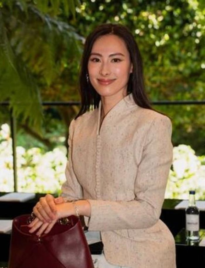 Nhan sắc mặn mà của người đẹp.