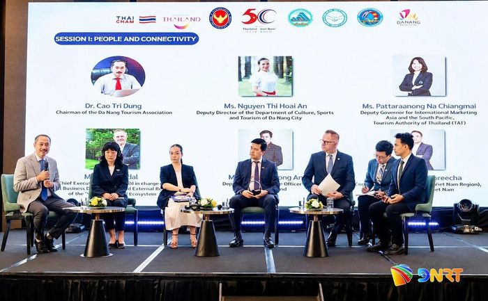 Các chuyên gia trong và ngoài nước chia sẻ tại hội thảo. Ảnh: Ngọc Hà