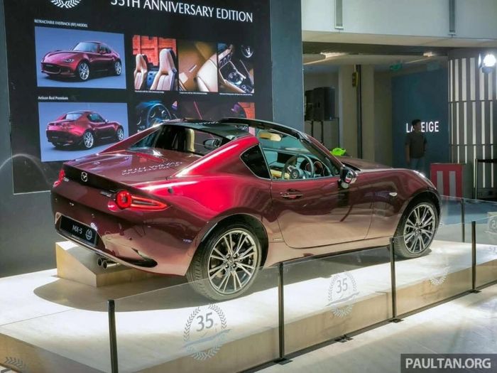 Mazda MX-5 thế hệ mới có thể dùng cả động cơ xăng và mô-tơ điện. Ảnh: Paultan.