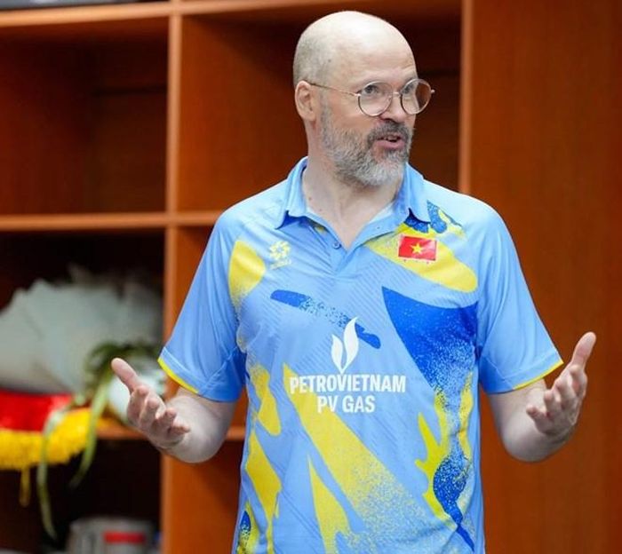 Huấn luyện viên Federico Rampazzo cho rằng sự thay đổi lớn nhất của đội tuyển bóng chuyền nam Việt Nam nằm ở khía cạnh tâm lý. (Ảnh: VFV)