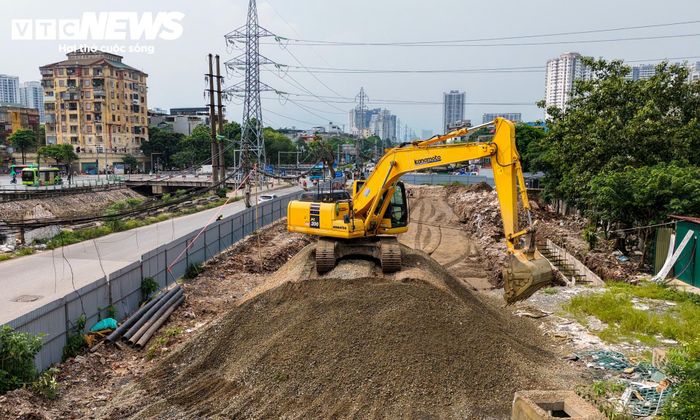 Tại những vị trí đang triển khai hạ tầng kỹ thuật, nhà thầu đã tổ chức thi công hệ thống cống ngầm.