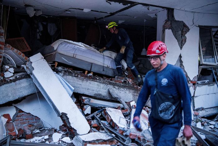 Một công trình bị hư hại sau trận động đất mạnh tại Colombia. (Ảnh: Getty Images)