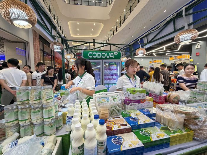 Hội chợ là dịp để người tiêu dùng tiếp cận những sản phẩm uy tín, có nguồn gốc xuất xứ rõ ràng. Ảnh: PV
