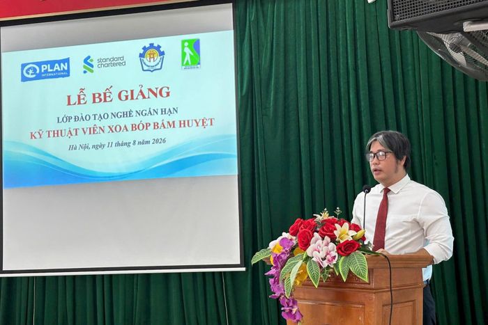 Phó Giám đốc phụ trách Trung tâm Giáo dục nghề nghiệp (Hội Người mù thành p hố Hà Nội) Nguyễn Trung Thái phát biểu. Ảnh: Khánh Linh