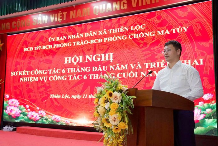Phó Chủ tịch UBND xã Nguyễn Hùng Dũng phát biểu chỉ đạo tại hội nghị. Ảnh: PV