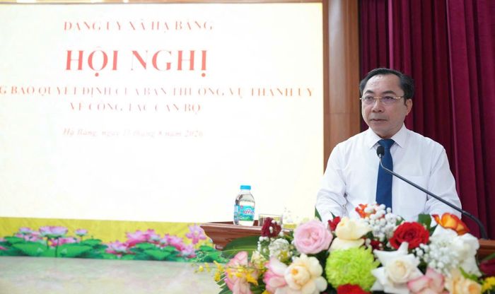 Tân Bí thư Đảng ủy xã Tây Phương Nguyễn Mạnh Hồng phát biểu tại hội nghị. Ảnh: Thảo Linh