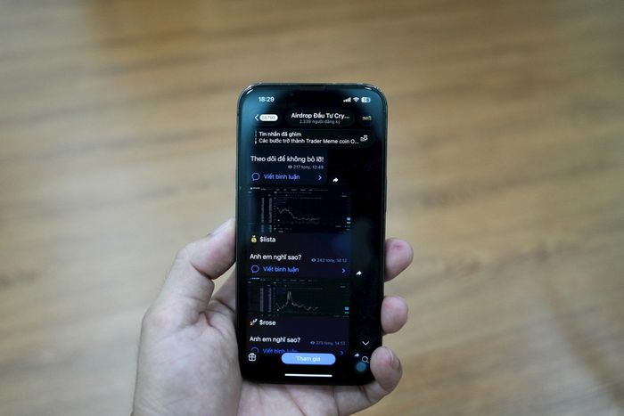 Các hội nhóm đầu tư tài sản mã hóa liên tục khoe lãi, chào mời mua các token tài sản mã hóa trên Telegram. Ảnh minh hoạ: Khánh Huy