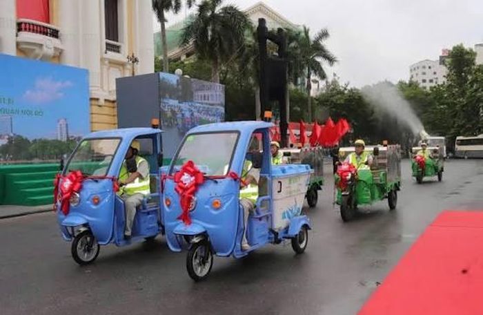 Bộ Công an vừa trình Chính phủ Đề án "Sản xuất, lắp ráp và thí điểm đăng ký lưu hành, sử dụng xe ba bánh chạy điện" nhằm giải quyết những bất cập trong hạ tầng đô thị, cơ giới hóa công tác thu gom rác thải, chuyển phát hàng hóa và tăng cường khả năng ứng phó sự cố tại các khu dân cư.