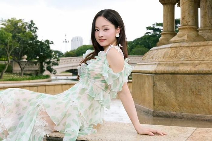 "Khi cuộc sống thay đổi, tôi dần tìm lại được chính mình. Tôi mở lòng, chia sẻ, gắn kết với mọi người và cảm nhận nguồn năng lượng bình yên ngày một rõ hơn", Lan Phương thổ lộ cuộc sống sau ly hôn.