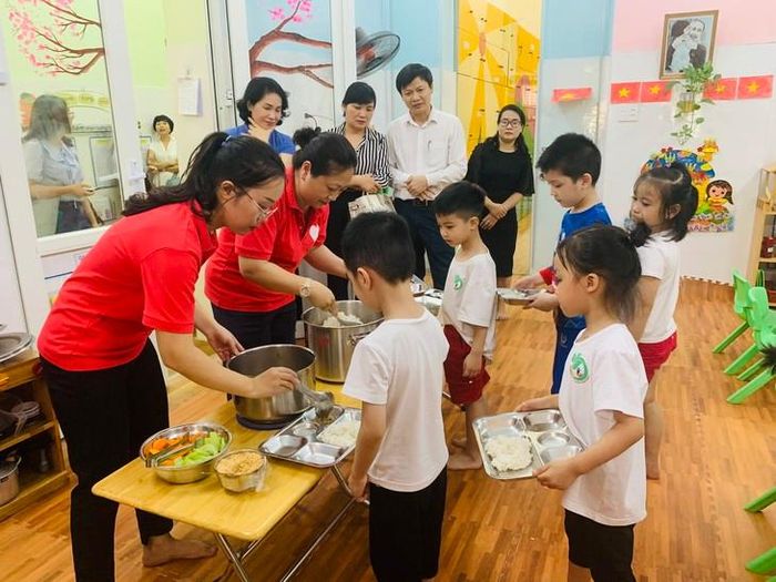 Mô hình điểm Bữa ăn học đường vẫn giữ nguyên giá trị tham khảo trong bối cảnh Việt Nam tiếp tục tìm kiếm giải pháp nâng cao thể trạng và tầm vóc trẻ em.