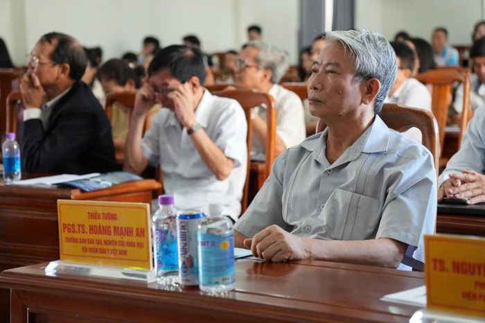 Hội thảo thu hút được sự quan tâm của đông đảo các nhà quản lý, cán bộ chuyên môn tại các bệnh viện khu vực miền Trung và Tây Nguyên. Ảnh: Nguyễn Nhiên