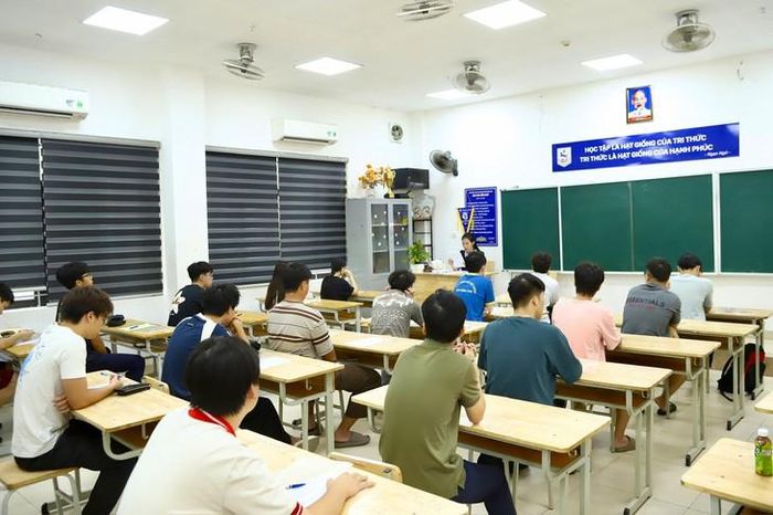 Bộ GD&ĐT đề xuất tăng mức phạt tiền đối với hành vi vi phạm quy định tại các kỳ thi. Ảnh: TL