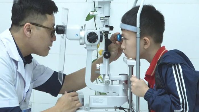 Đôi mắt sáng khỏe giúp trẻ tiếp thu kiến thức dễ dàng và tự tin hơn trong môi trường học tập mới. Anhr HĐ.