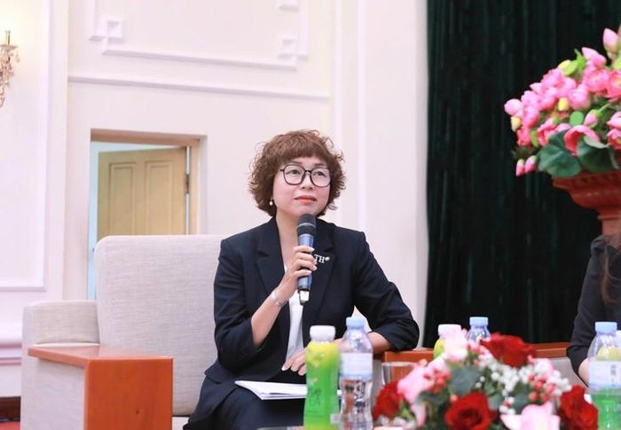 Bà Nguyễn Quỳnh Vân, Phó Viện trưởng Viện Dinh dưỡng TH chia sẻ tại tọa đàm.
