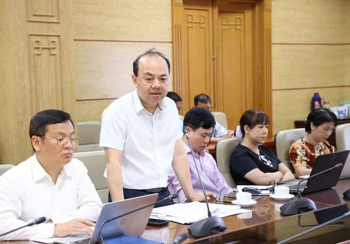 Các đại biểu Vụ, Cục, Trường Đại học Y Hà Nội, Hội đồng Y khoa Quốc gia và Bệnh viện Răng - Hàm - Mặt Trung ương Hà Nội phát biểu. Ảnh: Trần Minh
