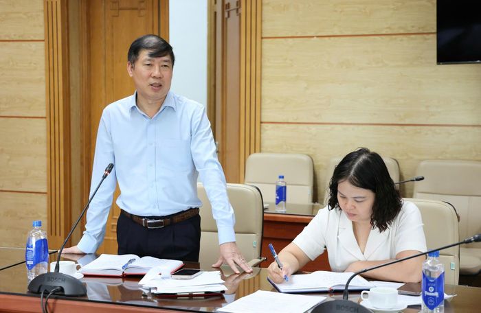 Ông Đoàn Hữu Thiển - Chánh Văn phòng Bộ Y tế phát biểu. Ảnh: Trần Minh