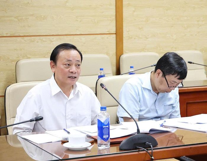 Ông Lê Văn Khảm - Ủy viên chuyên trách Ủy ban Văn hóa và Xã hội của Quốc hội phát biểu.  Ảnh: Trần Minh