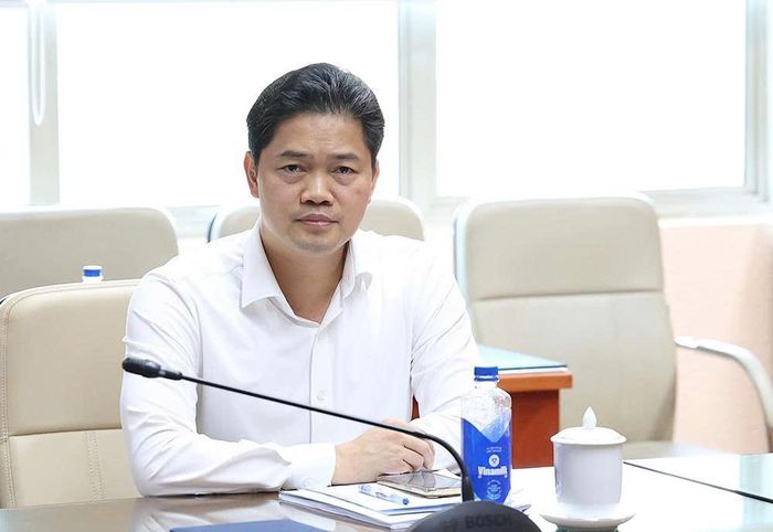 Uỷ viên Dự khuyết Ban Chấp hành Trung ương Đảng, Thứ trưởng Thường trực Bộ Y tế Vũ Mạnh Hà tại cuộc họp. Ảnh: Trần Minh