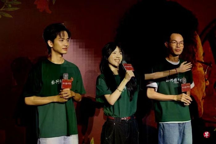 Lý Tư Đồng và Vương Ngạn Đồng được săn đón sau bộ phim.