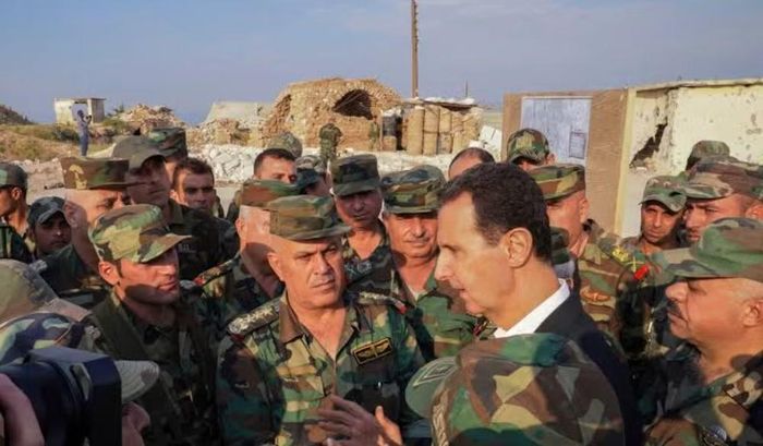 Chính quyền của ông Assad sụp đổ vào tháng 12/2024. Sau đó, ông Bashar al-Assad cùng em trai Maher Assad sang Nga và được cho là đã được Moscow cho phép tị nạn.