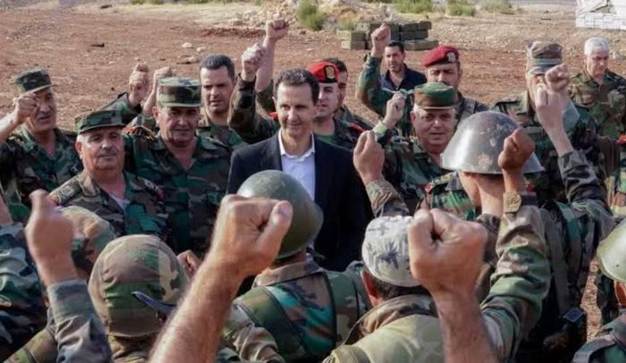 Bản án đánh dấu lần đầu tiên ông Assad hoặc những nhân vật thân cận trong chính quyền cũ nhận án tử hình kể từ khi chính quyền của ông bị lật đổ.