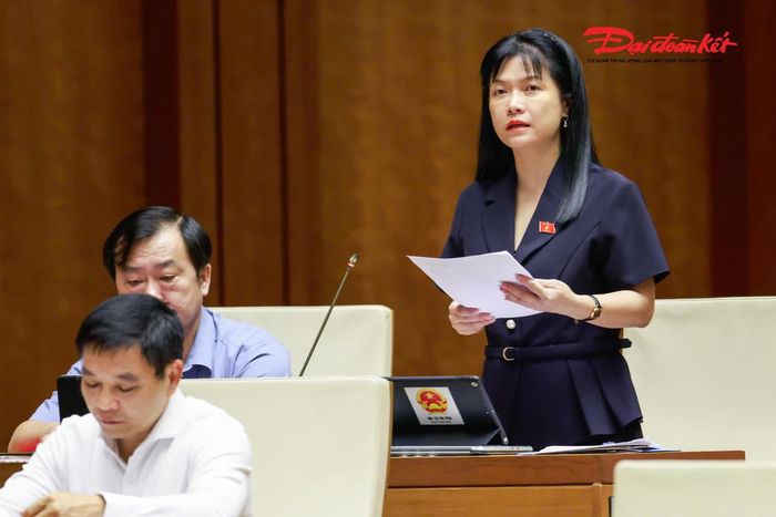 Đại biểu Tạ Thị Yên, đoàn Điện Biên phát biểu. Ảnh: Quang Vinh