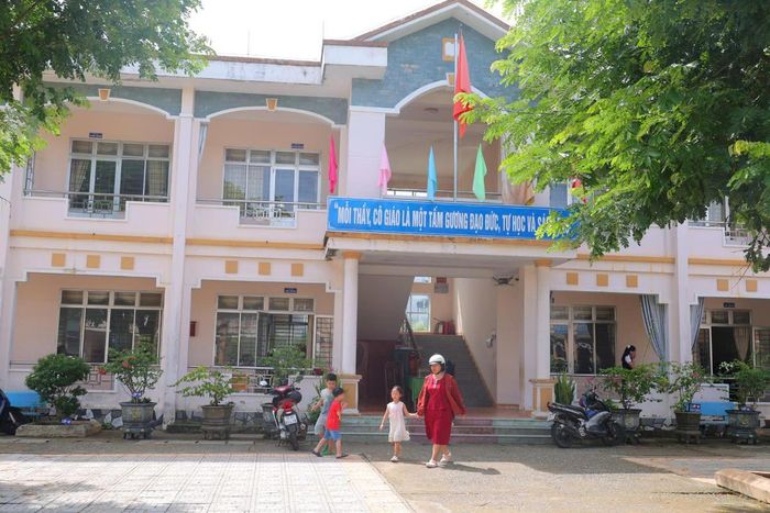 Sắp xếp trường học trên địa bàn tỉnh Quảng Ngãi triển khai theo hướng nâng cao hiệu quả giáo dục. Ảnh: TT.