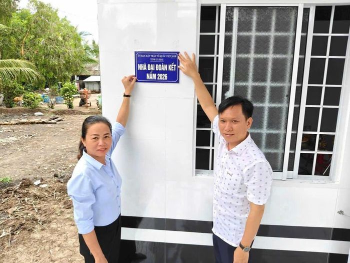 Chính sách xây dựng nhà ở mang lại niềm vui lớn cho những hộ gia đình còn gặp nhiều khó khăn về nhà ở giúp người dân an cư lạc nghiệp, mà còn tạo niềm tin và động lực để bà con vươn lên trong cuộc sống. Ảnh: Nguyên Du 