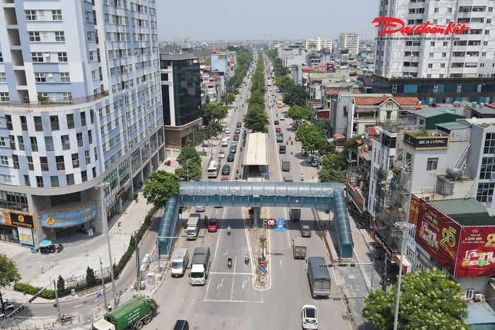 Trước đó, ngày 5/5/2026, Phó Chủ tịch UBND thành phố Hà Nội Trương Việt Dũng ký Quyết định số 2330/QĐ-UBND phê duyệt Dự án đầu tư xây dựng cầu vượt nút giao đường Lê Trọng Tấn, Hà Đông - Quốc lộ 6.