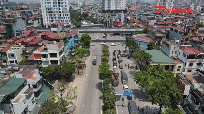 Theo phương án được phê duyệt, cầu vượt được xây dựng với quy mô 4 làn xe, mặt cắt ngang 16m, nằm trên trục đường Lê Trọng Tấn - đường Văn Khê.