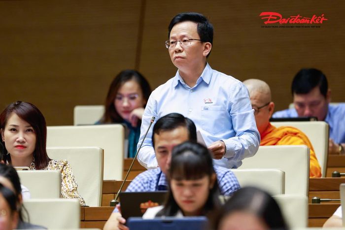 Đại biểu Lê Minh Nam phát biểu (Ảnh: Quang Vinh)