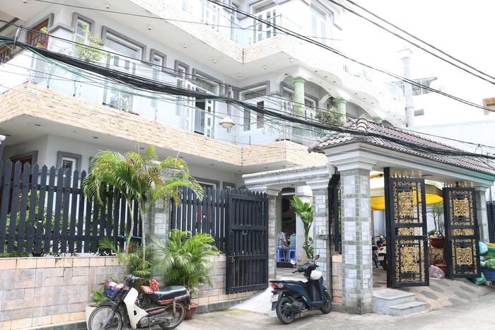  Quán phở không bảng hiệu trong căn nhà 3 tầng. 