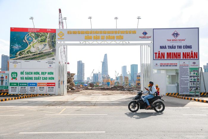  Dự án phân chia thành 4 thành phần độc lập. Trong đó, dự án hạ tầng kỹ thuật, công trình phụ trợ và hầm xe khu vực công viên cảnh quan có tổng mức đầu tư dự kiến 3.509 tỷ đồng. 