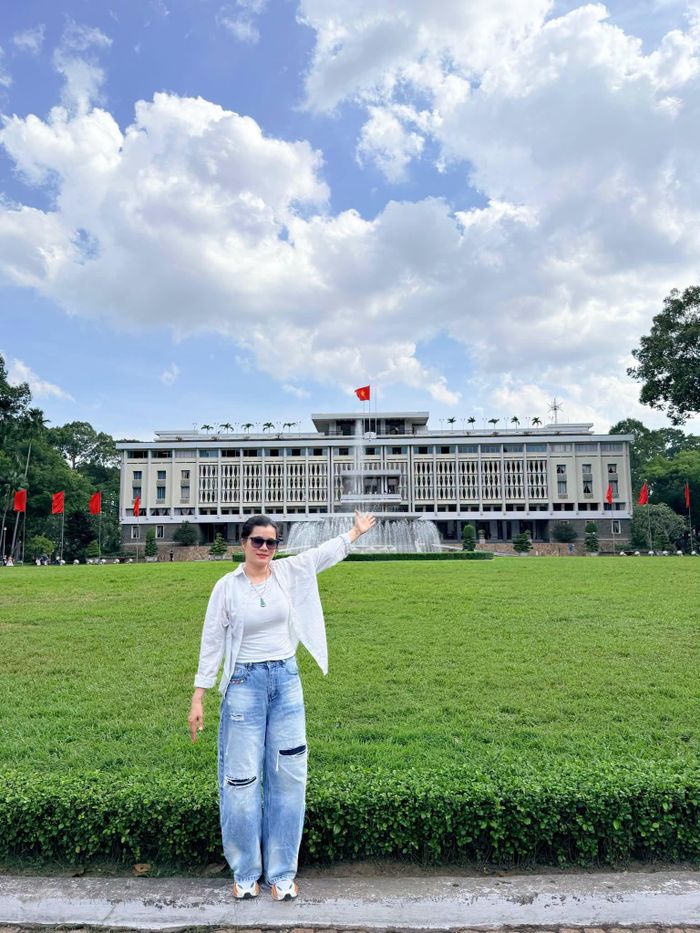Sở thích đi đây đó và yêu vô lăng là động lực để chị Kim Chi gắn bó với nghề.