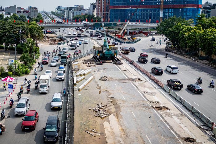  Hệ thống hạ tầng kỹ thuật, cây xanh, đèn tín hiệu, sơn kẻ đường và tổ chức giao thông cũng được hoàn thiện đồng bộ, góp phần bảo đảm an toàn và mỹ quan đô thị. 