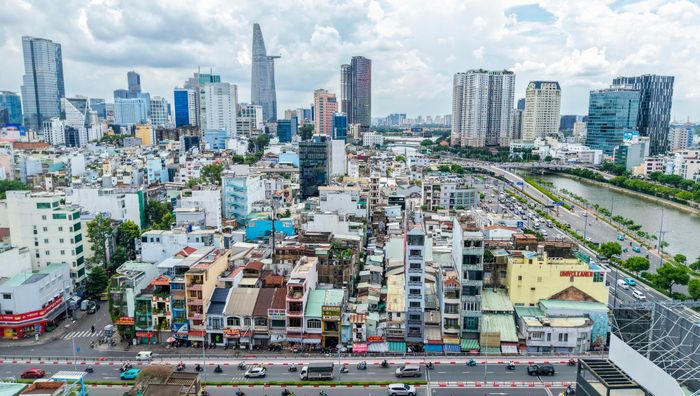  Toàn cảnh khu Chợ Gà - Gạo (phường Bến Thành) nằm trong khu vực giới hạn bởi các tuyến đường Nguyễn Thái Học, Võ Văn Kiệt, Yersin và hẻm 3 Yersin cũng sẽ được chỉnh trang. Ảnh: Quỳnh Danh. 