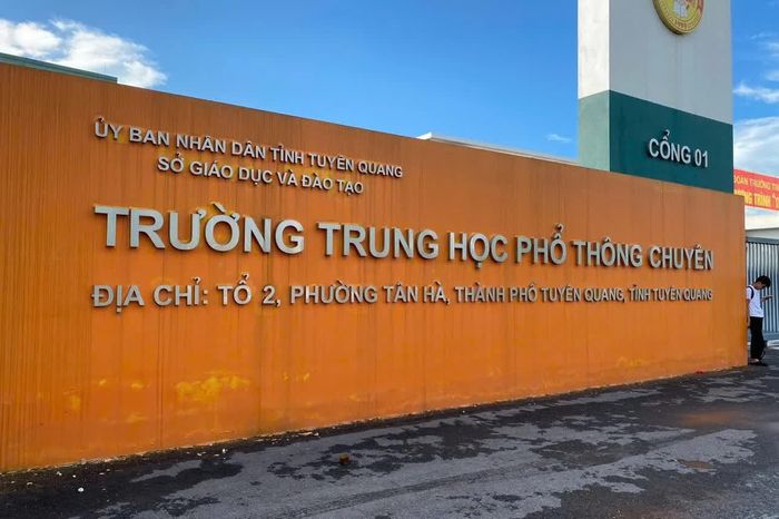 Trường THPT chuyên Tuyên Quang, nơi sẽ tổ chức thi lại tốt nghiệp cho 328 thí sinh. Ảnh: Ngọc Bích.